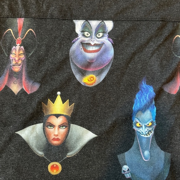 Disney Black Villains Graphic spirit jersey up to no good XS - Picture 3 of 6